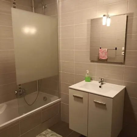 Lejlighed Gauche Avec Balcon *